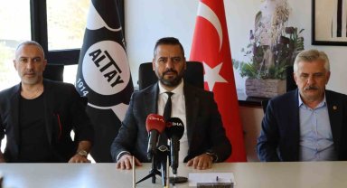 Murat Pervane: "Altay, 110 yıllık ulu bir çınardır, yalnız bırakılmaması gerekir"