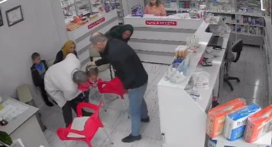 Nefes borusuna şeker kaçan çocuk heimlich manevrasıyla kurtarıldı