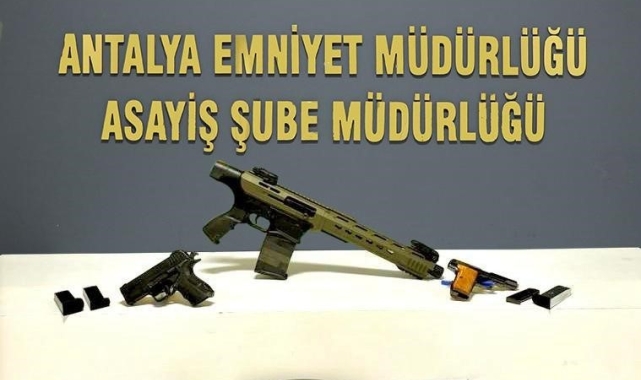 Nitelikli yağma şüphelisi 3 kişi tutuklandı