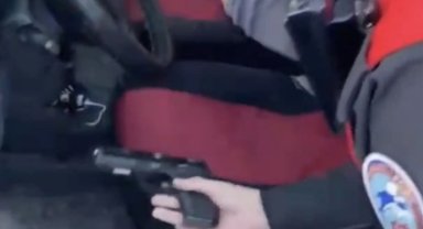 Osmaniye'de durdurulan otomobilde ruhsatsız silah ele geçirildi