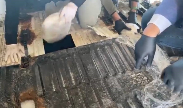 Osmaniye'de iki araçta toplam 60 kilo 600 gram uyuşturucu ele geçirildi:1 kişi tutuklandı