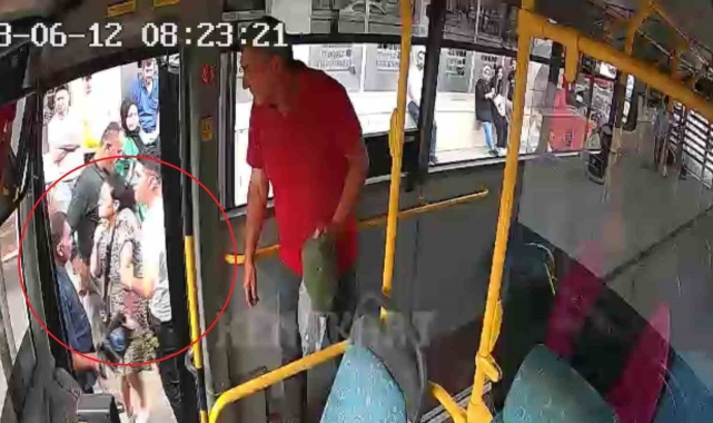 Otobüs şoförü, tartakladığı kadın yolcuyu araçtan indirdi: O anlar kamerada