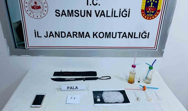 Otobüsle uyuşturucu taşırken jandarmaya yakalandı
