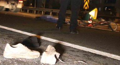 Otomobilin çarptığı bisikletli hayatını kaybetti
