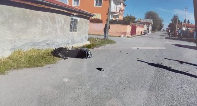 Otomobilin çarptığı motosiklet sürücüsü 10 günlük yaşam mücadelesini kaybetti