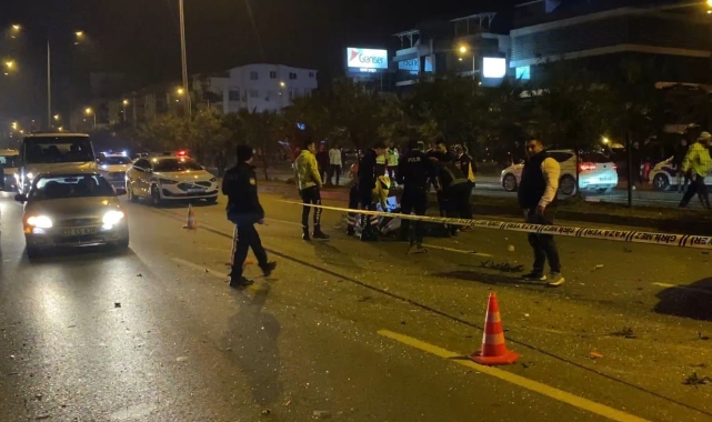 Otomobille motosikletin çarpıştığı feci kazada ortalık savaş alanına döndü: 1 ölü