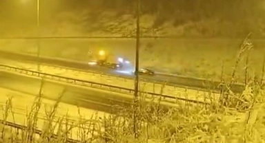 Otoyolun Bolu-Ankara sınırında kar yağışı etkili oluyor