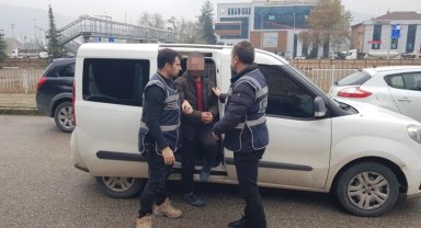 Pişkinliğin bu kadarı: Hırsızlık şüphelisi suçu gazeteciye attı