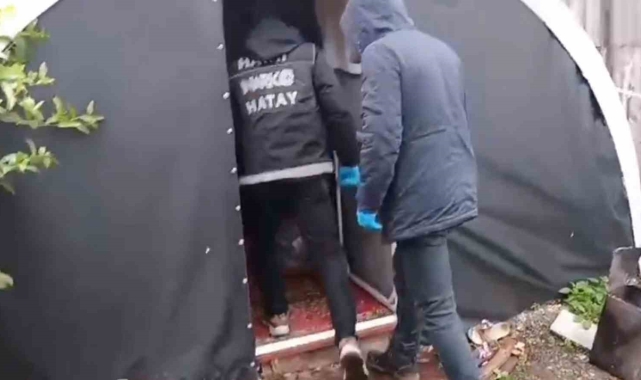 Polis ekipleri kilolarca uyuşturucuyu didik didik arayarak buldu