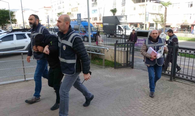 Sahte Cumhuriyet altını ile kuyumcuları dolandıran şahıs tutuklandı
