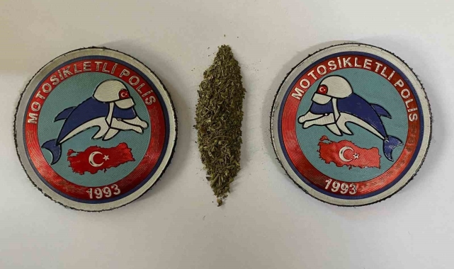 Sakız kutusu içerisinde esrar ele geçirildi