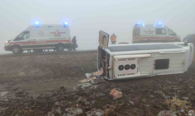 Şanlıurfa'nın Siverek ilçesinde öğretmen servisi devrildi: Çok sayıda yaralı var