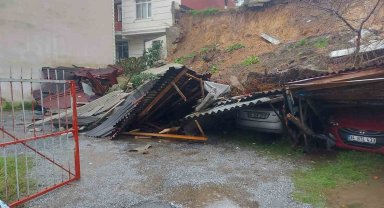 Sarıyer'de istinat duvarı çöktü: 4 araçta hasar oluştu, 1 bina boşaltıldı