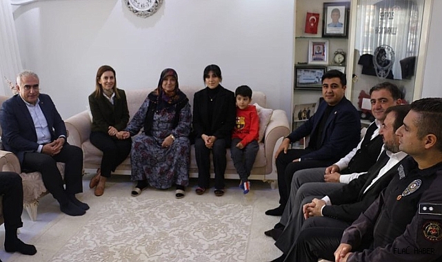 ŞEHİT AİLESİNİ ZİYARET ETTİ
