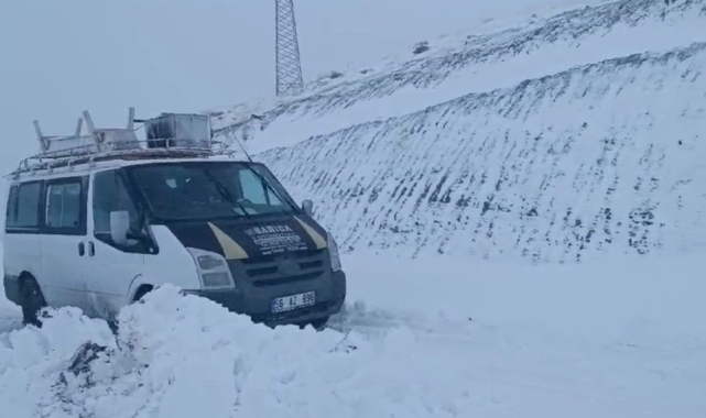 Siirt'te kardan dolayı kapanan grup köy yolu ulaşıma açıldı