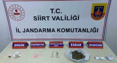Siirt'te yol kontrolü sırasında uyuşturucu bulundu: 3 gözaltı