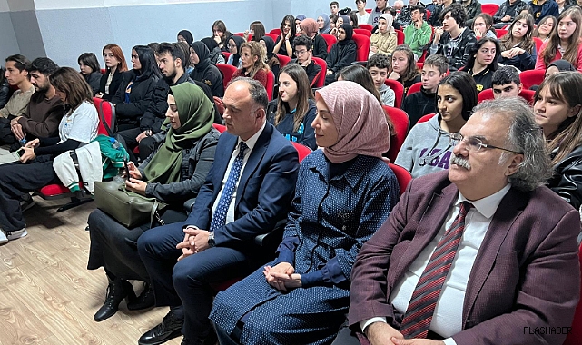 SİNOP’TA GELECEĞİN SENARİSTLERİ YAZARLARLA BULUŞTU