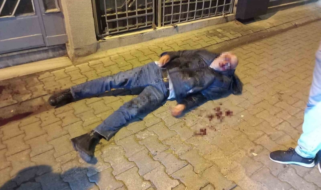 Sokak ortasında öldüresiye dövüldü