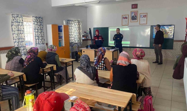 Sultanhisar'da velilere 'En iyi narkotik polisi anne' eğitimi verildi