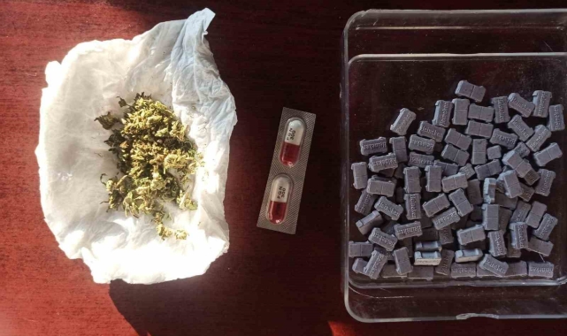 Şüphe üzerine durdurulan otomobilden uyuşturucu çıktı