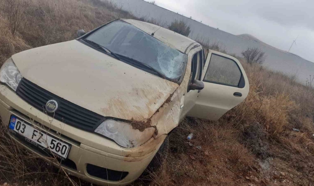 Takla atan otomobilde 2 kişi yaralandı