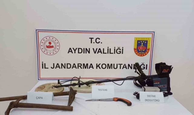 Tarihi eser ararken suçüstü yakalandı