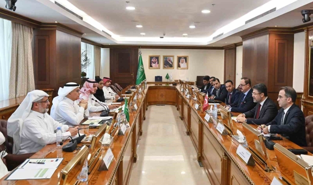 Tarım ve Orman Bakanı Yumaklı Suudi Arabistan'da