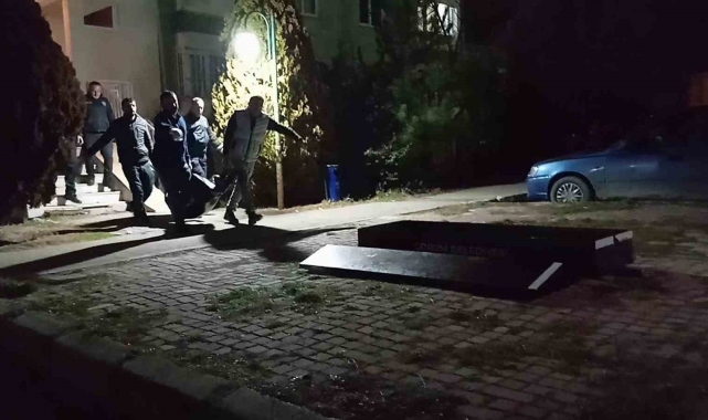 Tartıştığı arkadaşını bıçaklayarak öldürdü