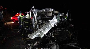 Tokat'ta minibüs kamyona arkadan çarptı: 5 ölü