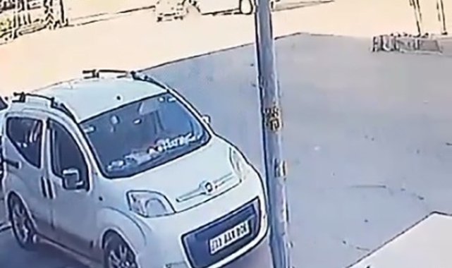 Trafik kazası güvenlik kamerasına yansıdı