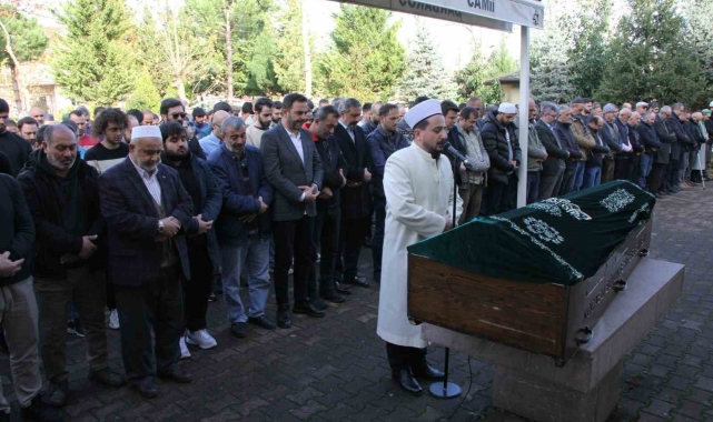 Trafik kazasında ölen genç, son yolculuğuna uğurlandı