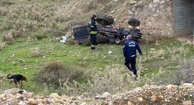 Traktörün altında kalan 3 çocuk annesi kadın hayatını kaybetti