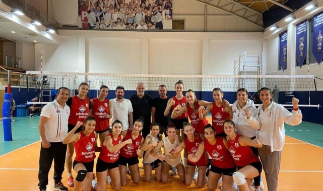 Transfer döneminde Ayvalıklı voleybolcu kızlara ilgi yoğun