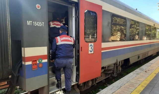 Trendeki yolculuk 'gözaltı' ile son buldu
