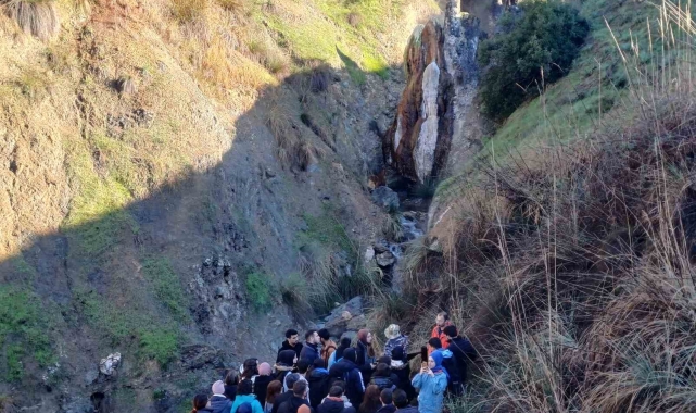 Türkiye'nin tek canlı dikitleri akademisyenler tarafından incelendi