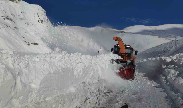 Turuncu elbiselilerin kar mesaisi
