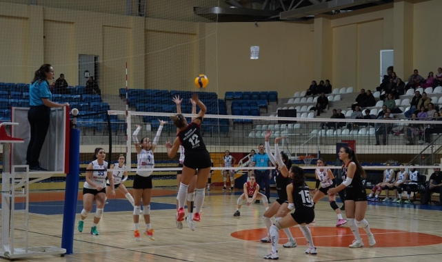 TVF Kadınlar 2. Lig:Bilecik Belediyesi Voleybol Spor Kulübü: 3 -Düzce Voleybol Takımı:0