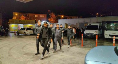 Ülkeye kaçak giren 28 şahıs yakalandı