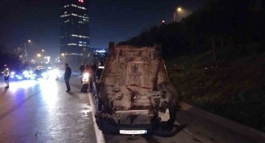 Ümraniye'de virajı alamayan otomobil takla attı: 1 yaralı