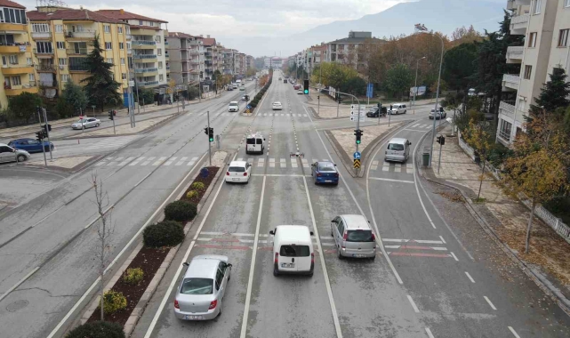 Uyanık sürücüler dron kamerasından kaçamadı