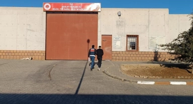 Uyuşturucu ticaretinden aranan zanlı yakalandı