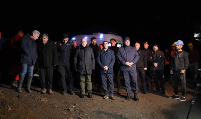 Vali Coşkun'dan umutlandıran açıklama: "Göçük altındaki işçimizle ses irtibatımız var"