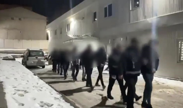 Van'da kopya operasyon: 17 gözaltı