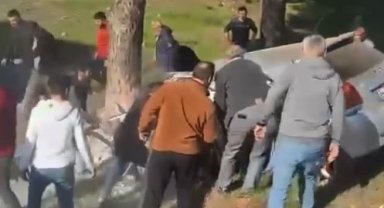 Vatandaşların kazada yaralanan kardeşleri hayatta tutma çabası yeterli olmadı