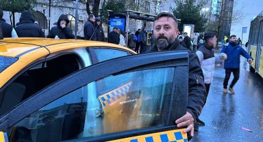 Yağışlı havada aracına aldığı kişiler gaspçı çıktı: Taksici gece yarısı dehşeti yaşadı