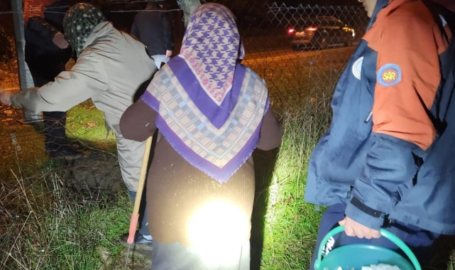 Yalova'da mantar toplarken ormanda kaybolan 3 kişi kurtarıldı