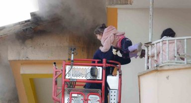 Yangın çıkan binada mahsur kalan 25 kişi itfaiyenin müdahalesi ile kurtarıldı