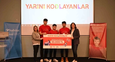 Yarını Kodlayanlar projesi kapsamında gençler afet yönetimi için fikir üretti