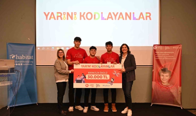 Yarını Kodlayanlar projesi kapsamında gençler afet yönetimi için fikir üretti