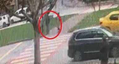 Yaya geçidinde ölümüne sürdü...Yaya böyle havalandı